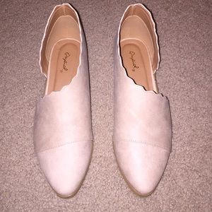 *NEW* Qupid cream flats. Size 8.